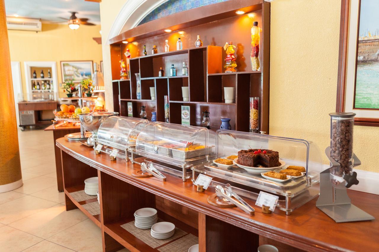 Breakfast At Monaco - Palais Boracay Hotel Manoc-Manoc Екстериор снимка